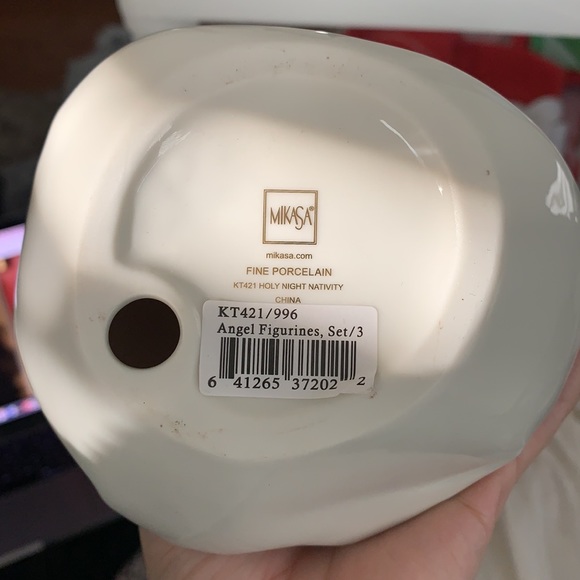 Porcelain 3 angle figures - Picture 3 of 3